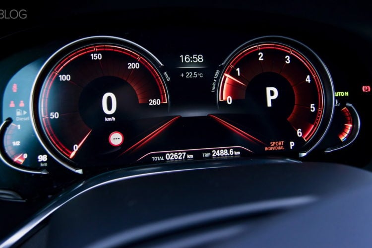 Video: 2016 BMW 730d Takes on 740d and 750d in Acceleration Comparo