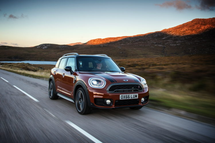 Motor Trend drives 2017 MINI Countryman