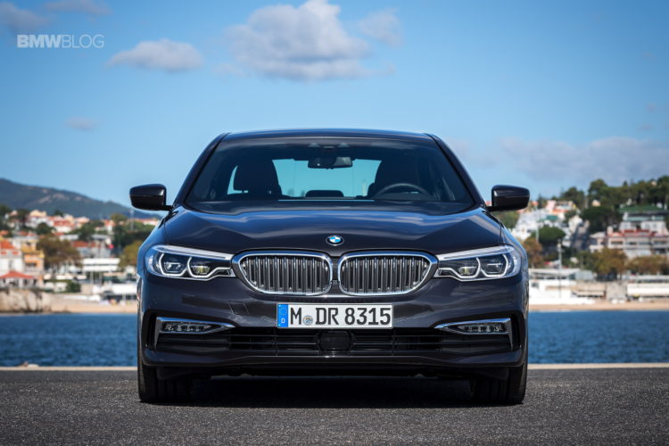 2017-BMW-530d-xDrive-38