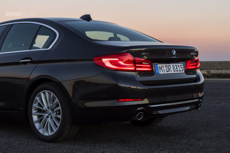 2017-BMW-530d-xDrive-43