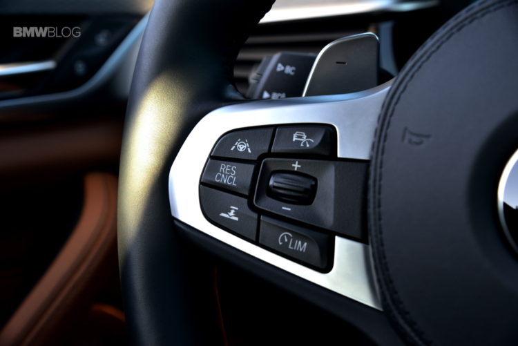 2017-BMW-540i-sDrive-61