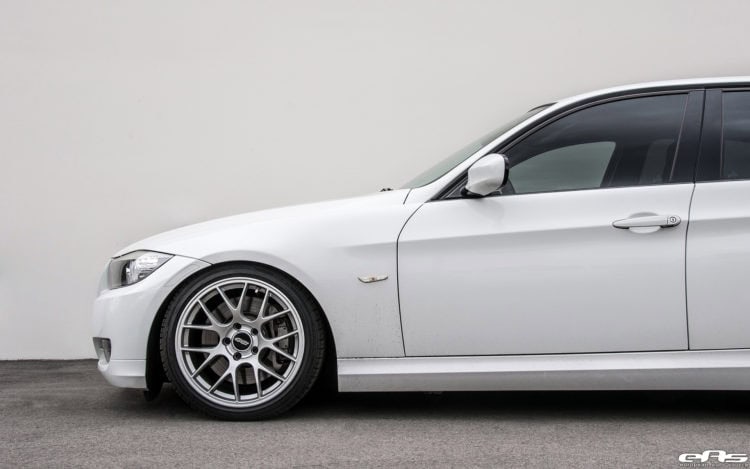 Alpine White BMW E90 335i Gets A Set Of Aftermarket Wheels