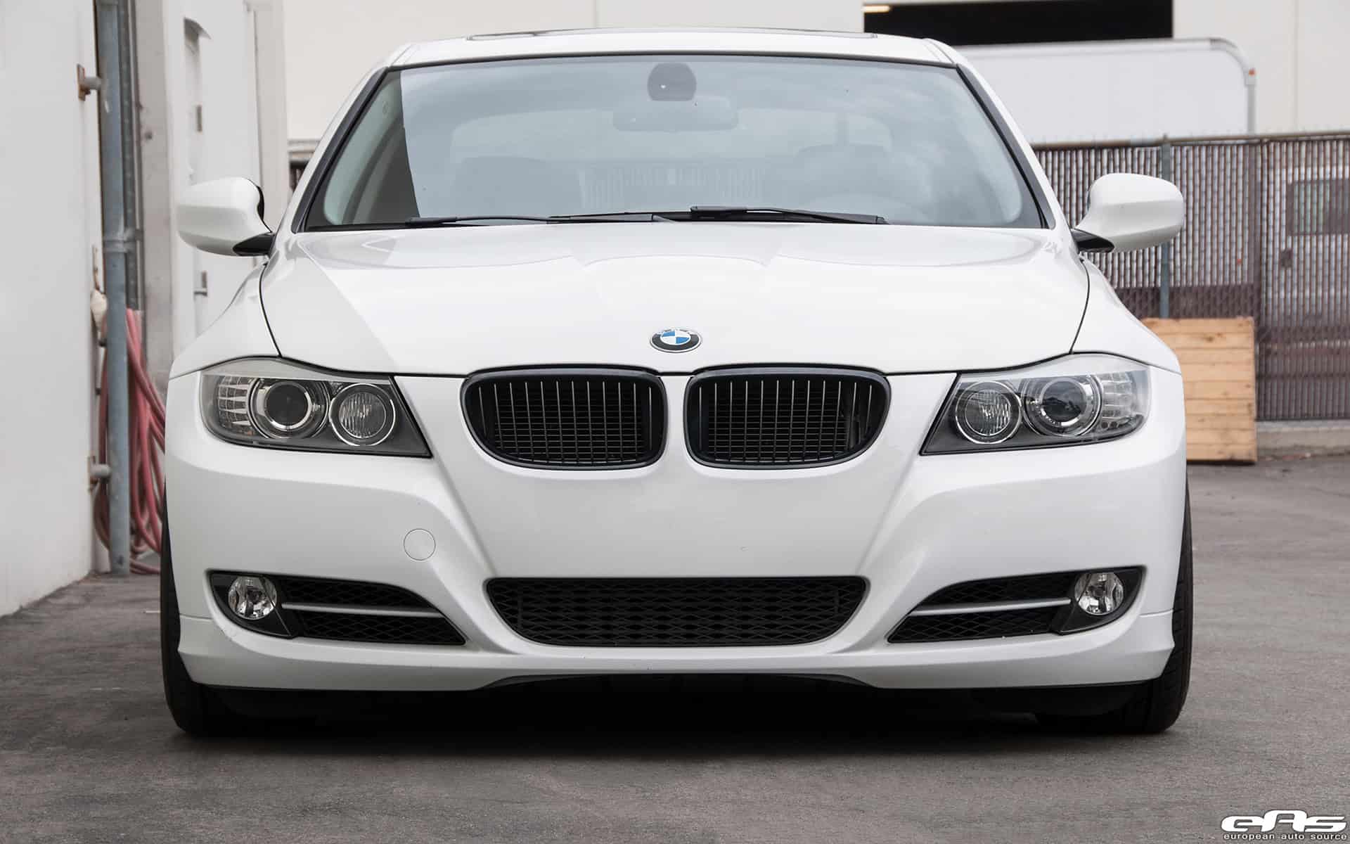 Alpine White BMW E90 335i Gets A Set Of Aftermarket Wheels
