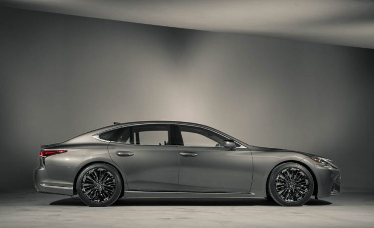 2018-Lexus-LS-104-876x535