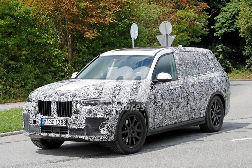 The 2018 BMW X7 shows us what will be their definitive headlights