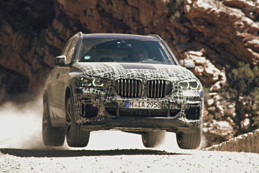 2022 BMW X5 Facelift spotted testing, grilles seem normal-size