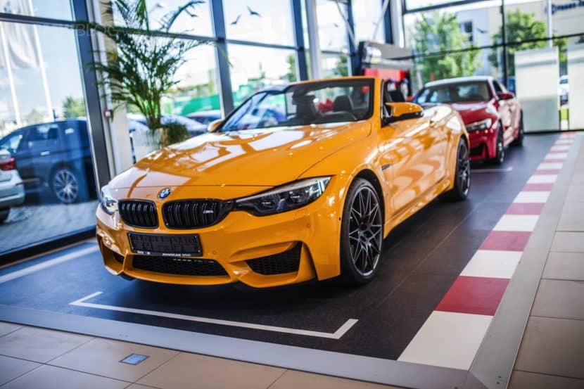 Macao Blue vs. Mandarin II: BMW M4 Convertible 30 Jahre Edition Is Finally in Showrooms