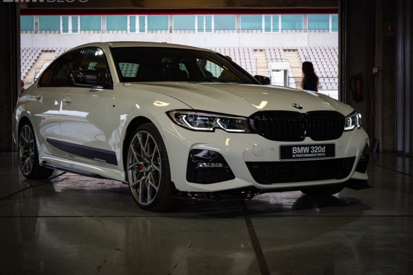 BMW Reversing Assistant in the new 2019 3 Series – LIVE DEMO