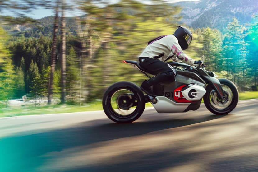 BMW boss says no electric motorcycles for 5 years