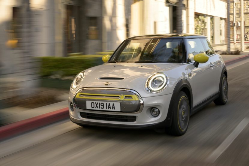 WORLD PREMIERE: The New, Fully-Electric MINI Cooper SE