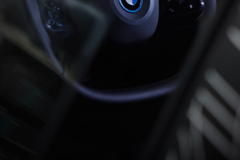 BMW presents the polygonal steering wheel in the BMW iNEXT