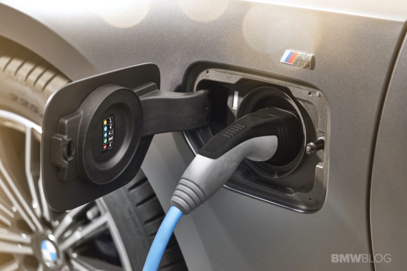 VIDEO: How to correctly recharge your electrified BMW at home