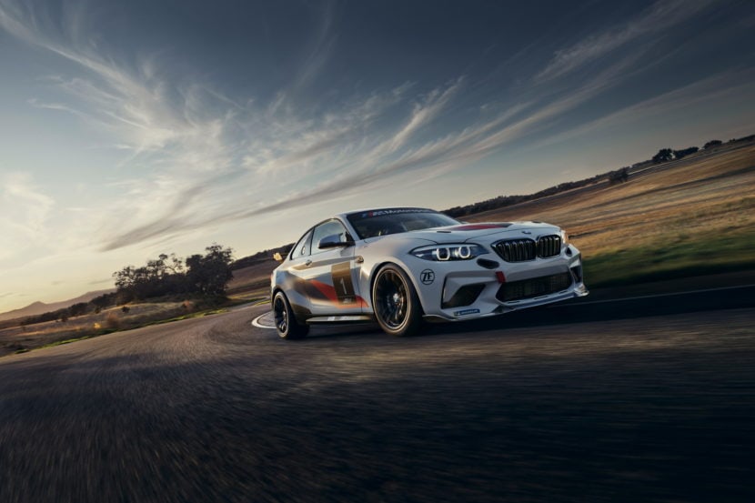 Video: BMW M2 CS vs BMW M2 CS Racing on the track