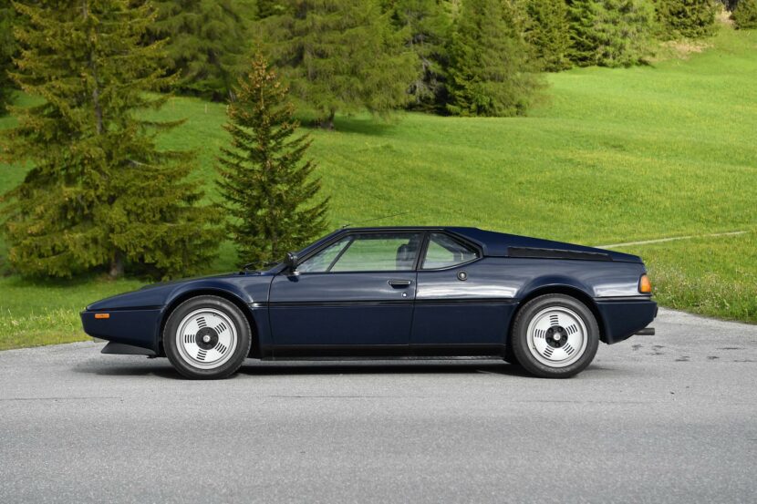 BMW M1 in Dark Blue
