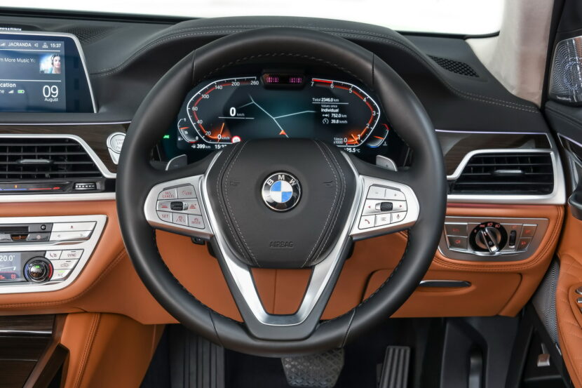 BMW wants a transforming steering wheel for autonomous cars