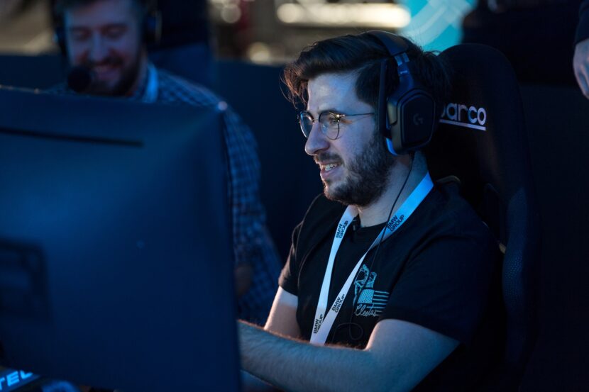 Video: Pro Sim-racer tries out BMW’s Million-Dollar racing simulator