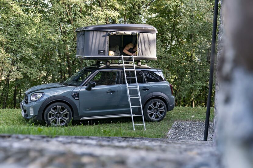 MINI Cooper S Countryman ALL4 gets a roof tent for its Italian trip