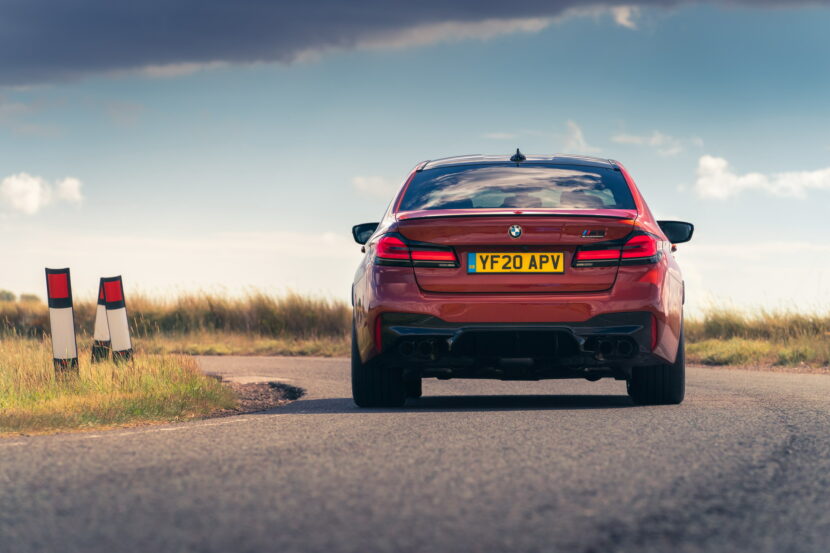 BMW M5 Competition drag race vs Mustang Shelby GT500 is super close