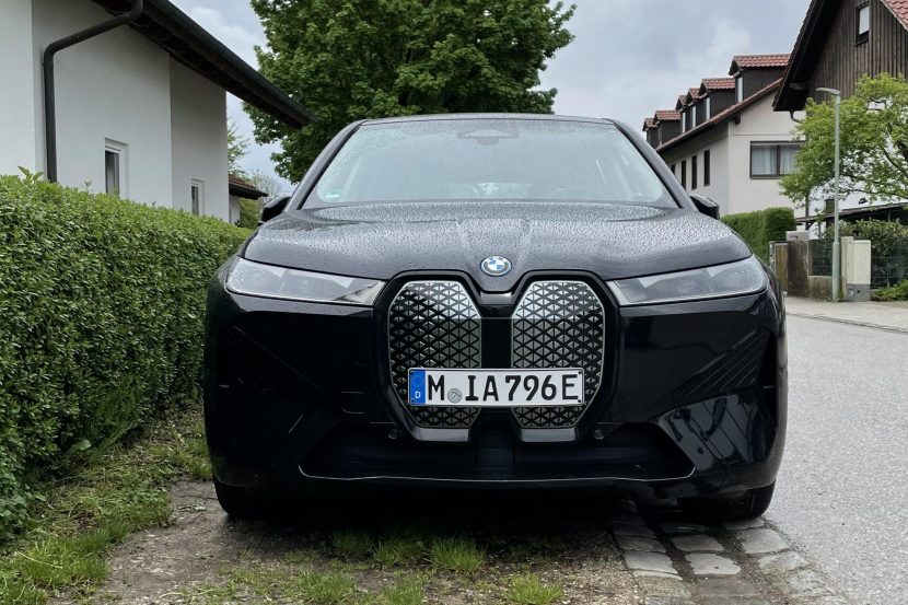 BMW iX Seen for the First Time in Black