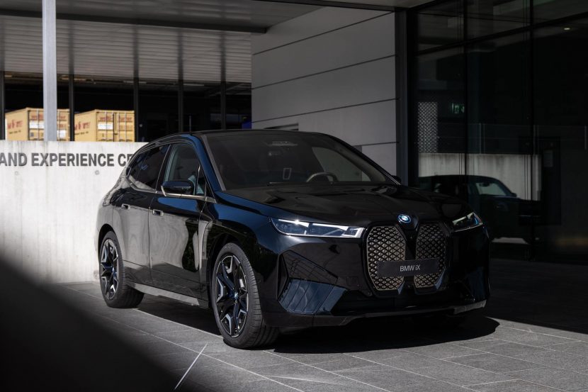 BMW iX xDrive 50 looks imposing in a black color