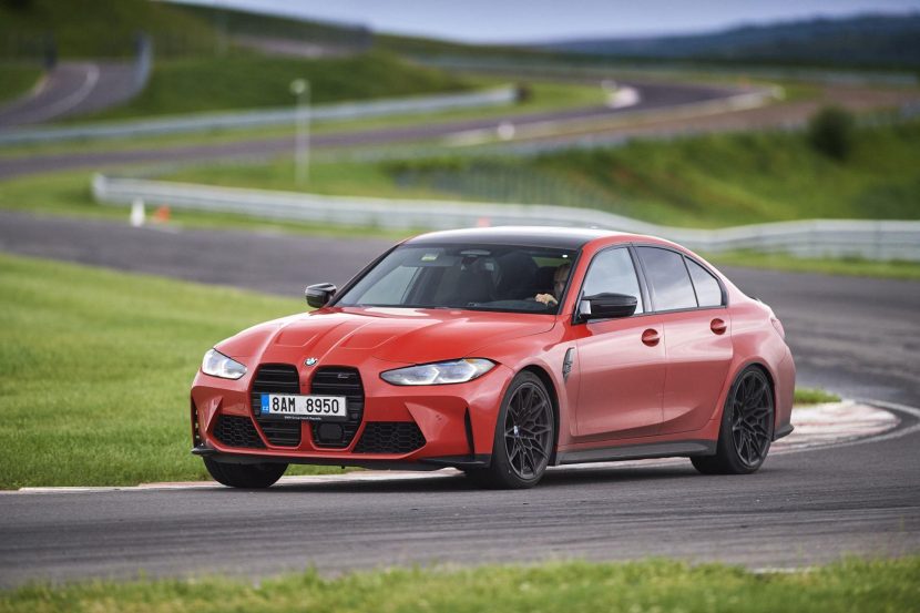 Video: RWD BMW M3 Competition drag races Audi RS5