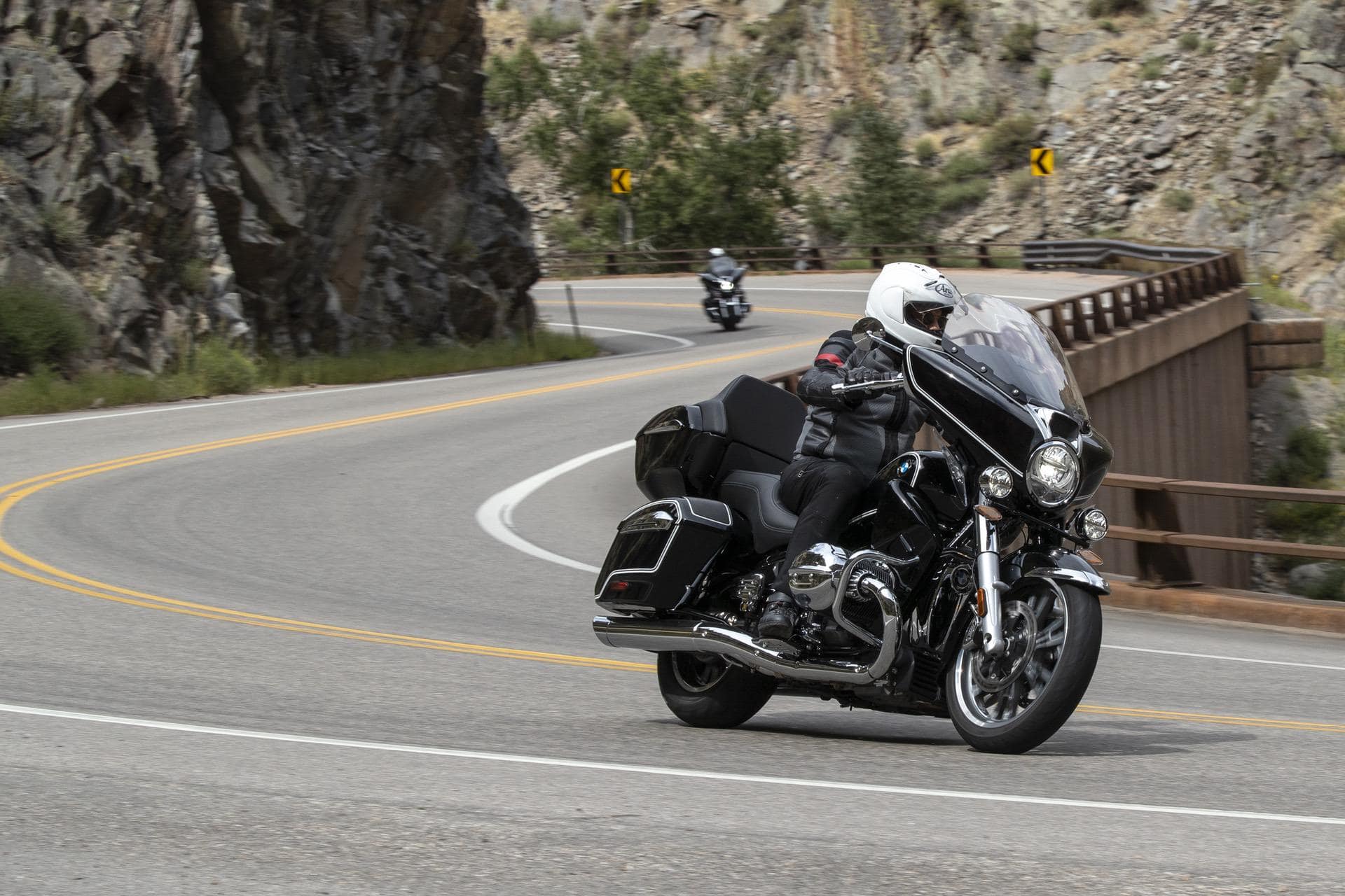 Test Riding the new BMW R18 B and R18 Transcontinental