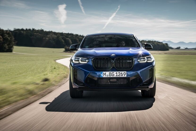 Marina Bay Blue highlights the design of the 2022 BMW X4 M Competition