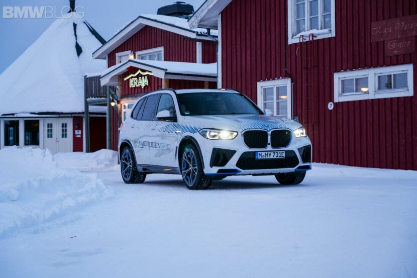 BMW iX5 Hydrogen in snow