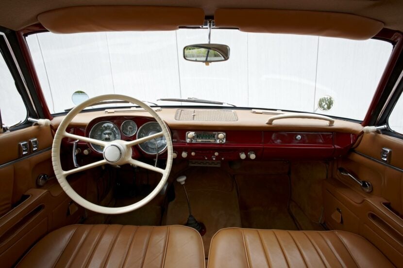 The interior of the BMW 503