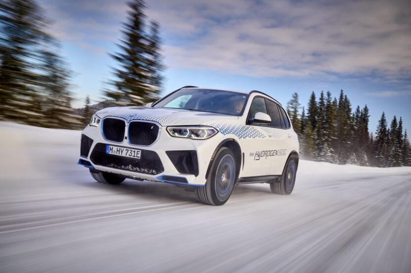 BMW iX5 Hydrogen in snow