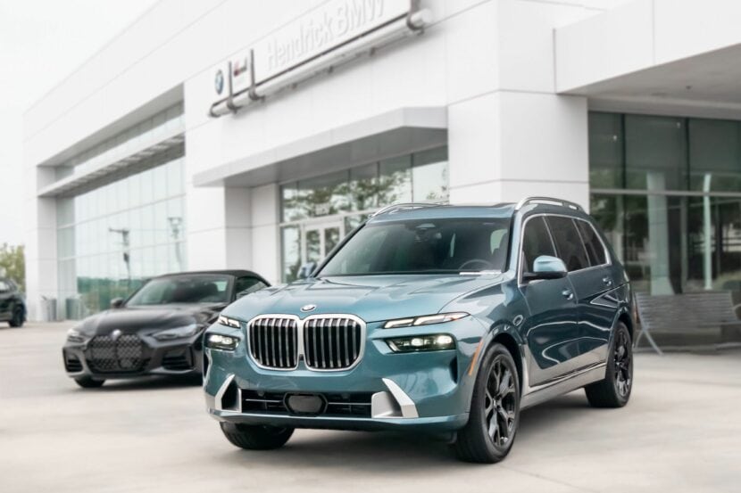 2023 BMW X7 Facelift shows the Blue Ridge Mountain color