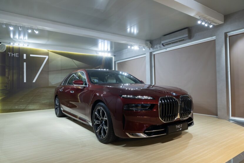 2023 BMW i7 Aventurine Red Video Shows Eye-Catching Electric Sedan