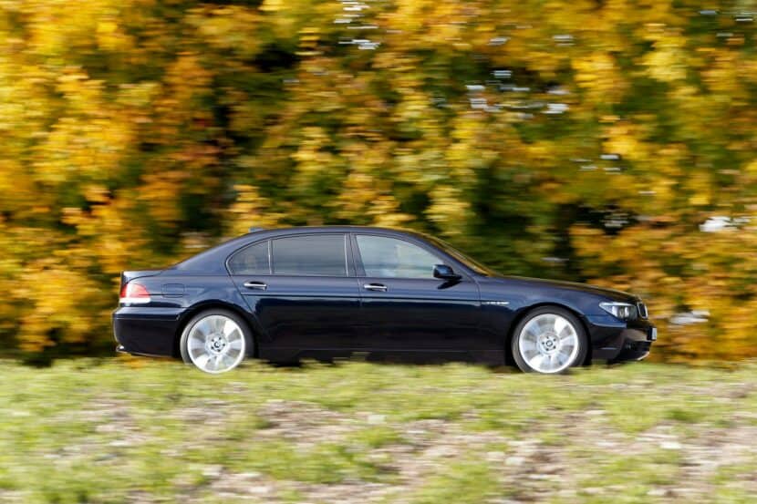 BMW 750Li E66 Individual Hits 157 MPH On A Foggy Autobahn