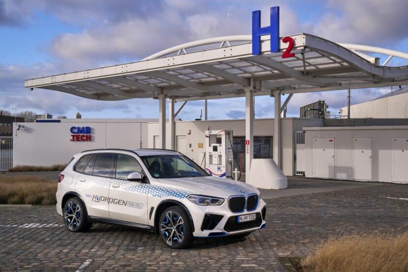 BMW iX5 Hydrogen at a refilling station