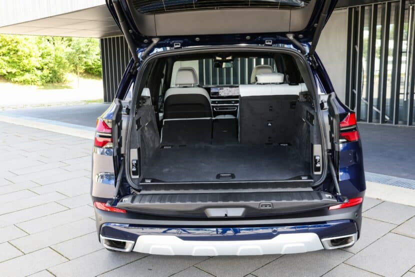 BMW X5 xDrive30d split tailgate