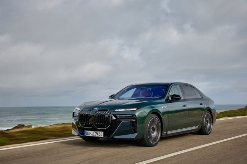 BMW i7 M70 Gets a Special Color: Aurora Diamond Green