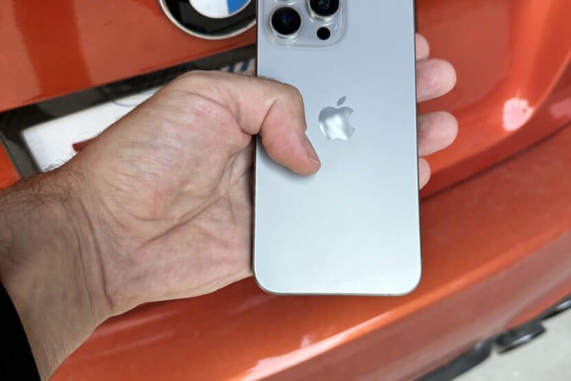 iOS 17.1.1 Allegedly Fixes iPhone 15 Issues With BMW Wireless Chargers