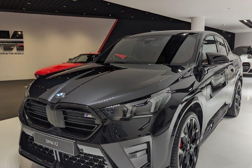 2024 BMW X2 M35i Looks Quite Aggressive in All Black