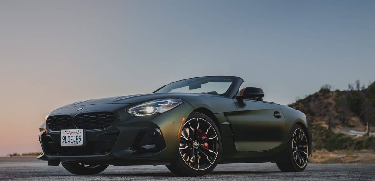 Three quarter front view of the BMW Z4 Handschalter