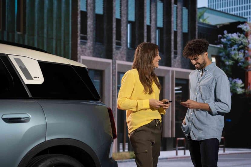 BMW Delays Direct Sales in the UK, but MINI Still on Track for March 2025