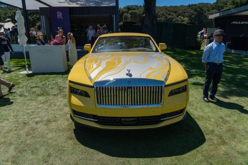 Rolls-Royce Spectre Semaphore feat. normal-sized human man