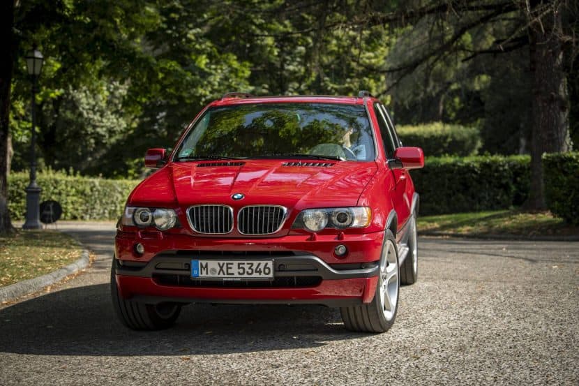E53 BMW X5 in red