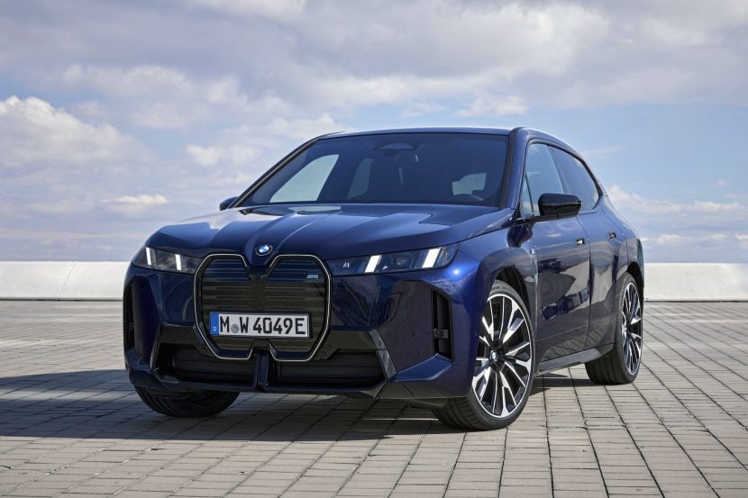 BMW iX M70 Tanzanite Blue