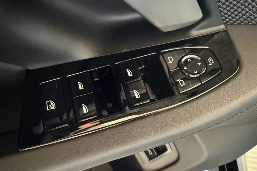 2025 BMW 5 Series Quietly Gets Glossy Black Window Controls