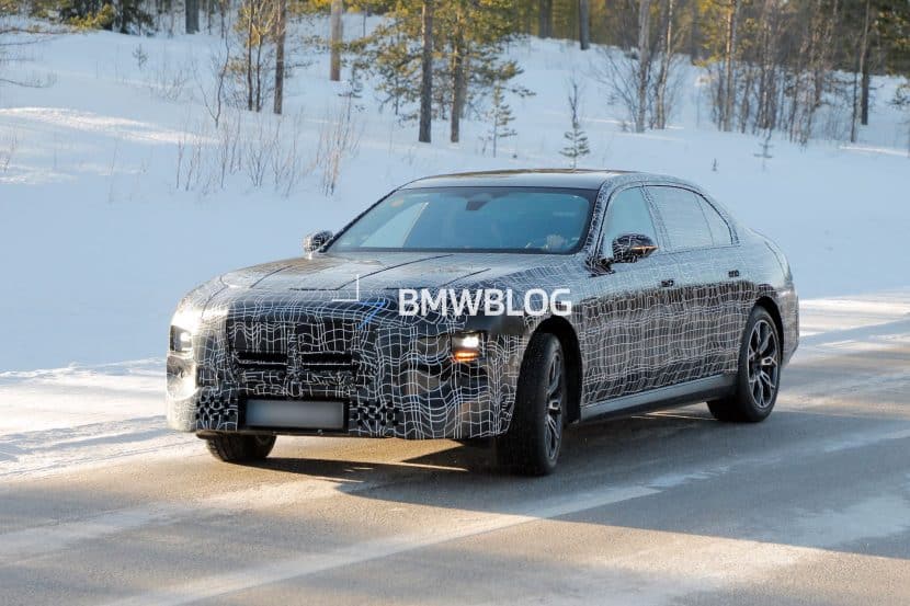 Video: 2027 BMW 7 Series LCI Caught Testing In The Snow