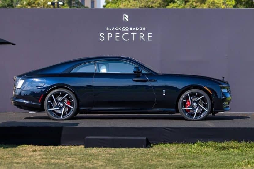 ROLLS ROYCE BLACK BADGE SPECTRE 02