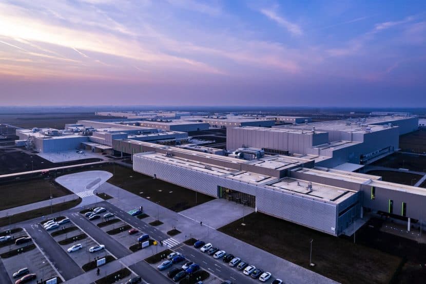 BMW PLANT DEBRECEN 00