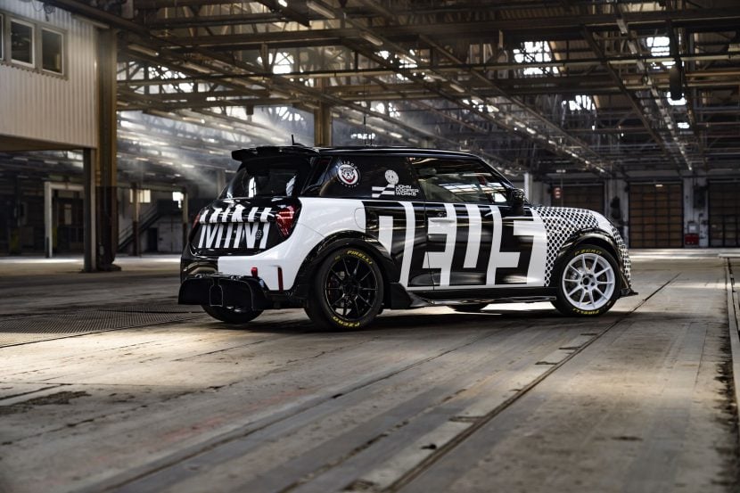2025 MINI JOHN COOPER WORKS BULLDOG RACING 20