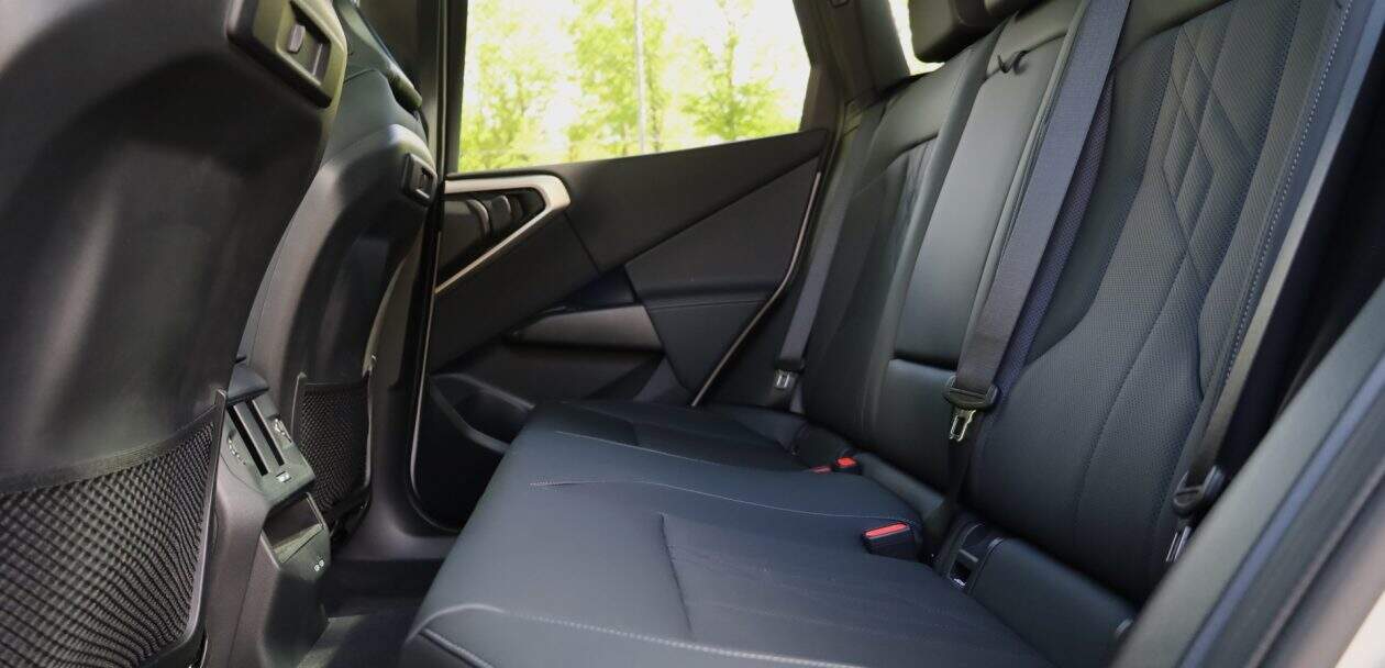 2025 BMW X3 BACK SEATS