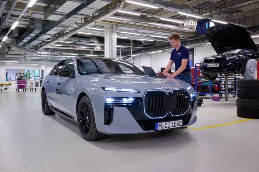 BMW I7 PROTOTYPE WITH SOLID STATE BATTERIES 3